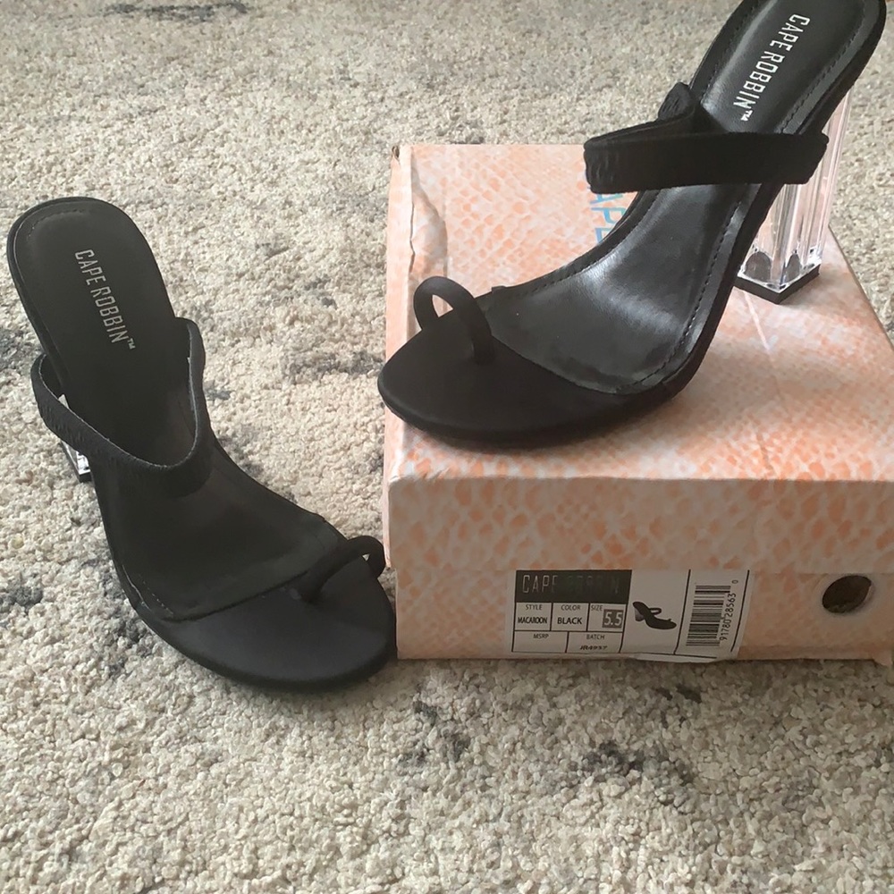 Cape Robbin Macaroon style heel!